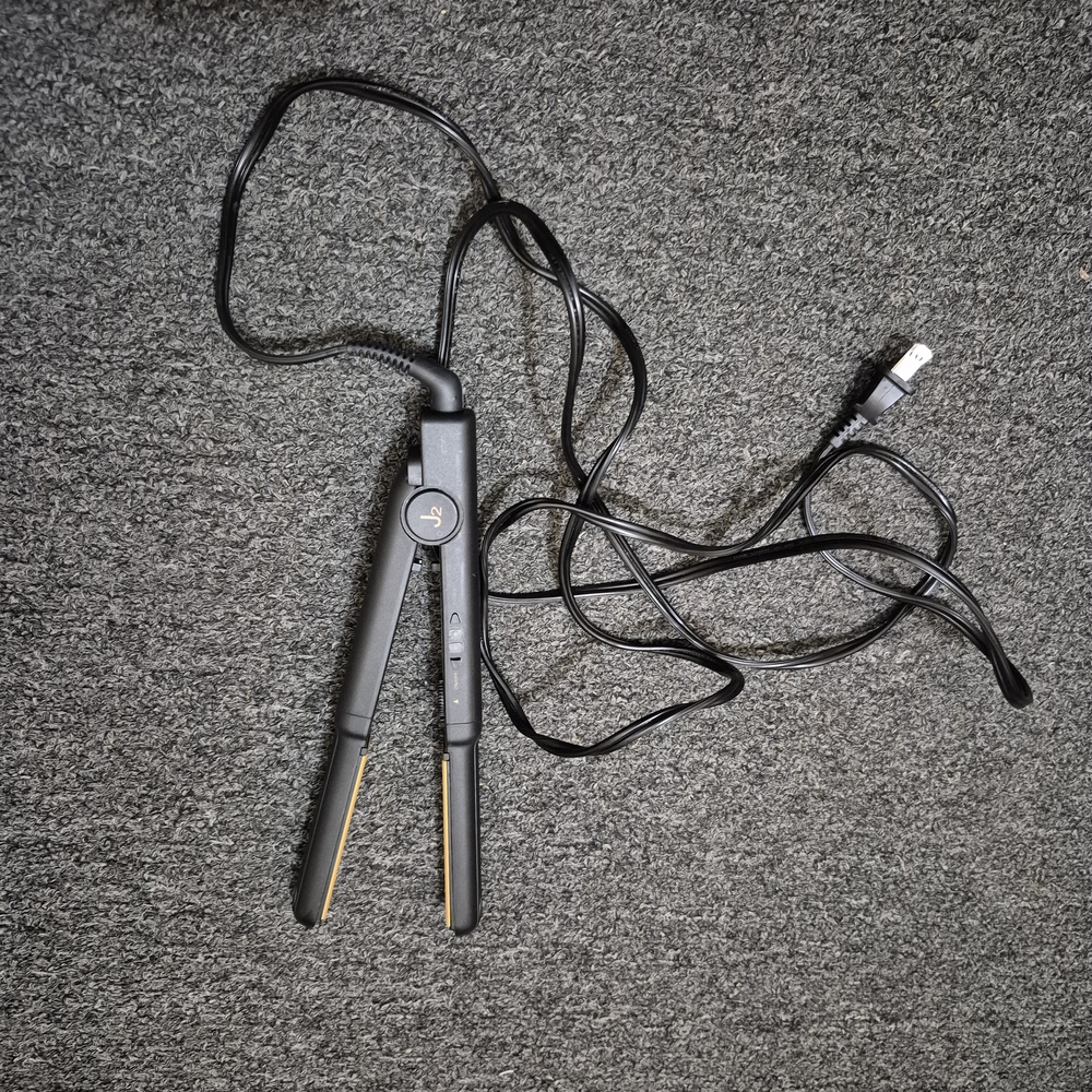 Backstage Black and Gold Hair Straightener - Picture 2 of 3